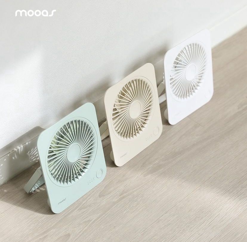  Quạt tích điện mini Mooas sạc không dây 