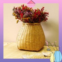 Bình hoa tre decor cùng bông lúa vàng xinh xắn để trang trí decor phòng làm việc