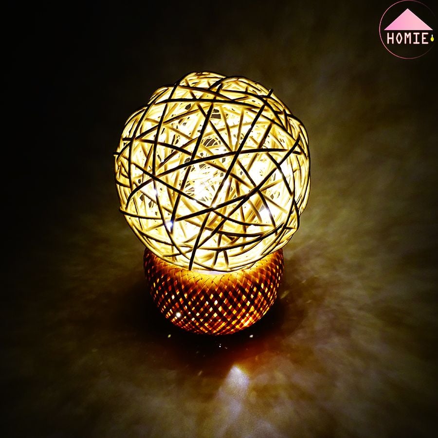 Đèn ngủ mặt trăng để bàn trang trí đẹp mắt