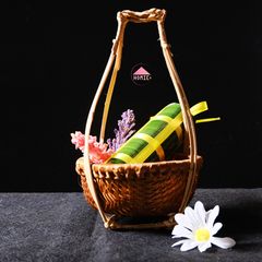 Quang gánh thúng nâu phụ kiện trang trí sang trọng