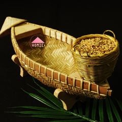 Thuyền tre màu tự nhiên trang trí bàn độc đáo