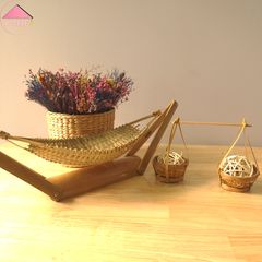 Võng tre trang trí bàn ăn xinh xắn