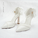  Giày cưới Kiyoko gót vuông có quai viền ngọc trai và nơ 