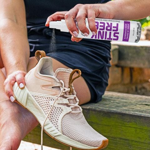  2Toms StinkFree Chai 237ml- Xịt Khử Mùi Hôi Giày & Phụ Kiện 