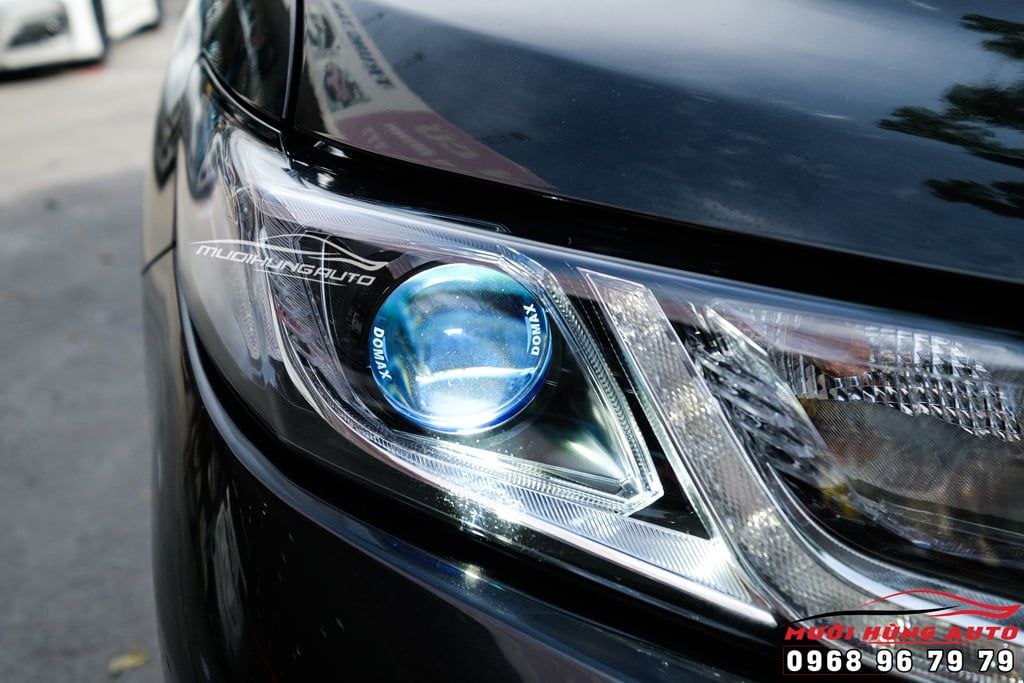 Độ Cặp Đèn Bi LED Domax X-LED Cho Xe Toyota Camry 2019 - 2020 Chuyên Nghiệp