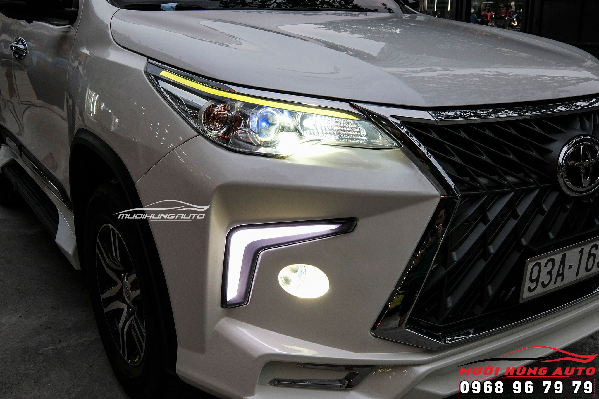 Độ Đèn Pha Bi LED Laser Aozoom L6 Và Bi Gầm GTR Cho Xe Fortuner 2020