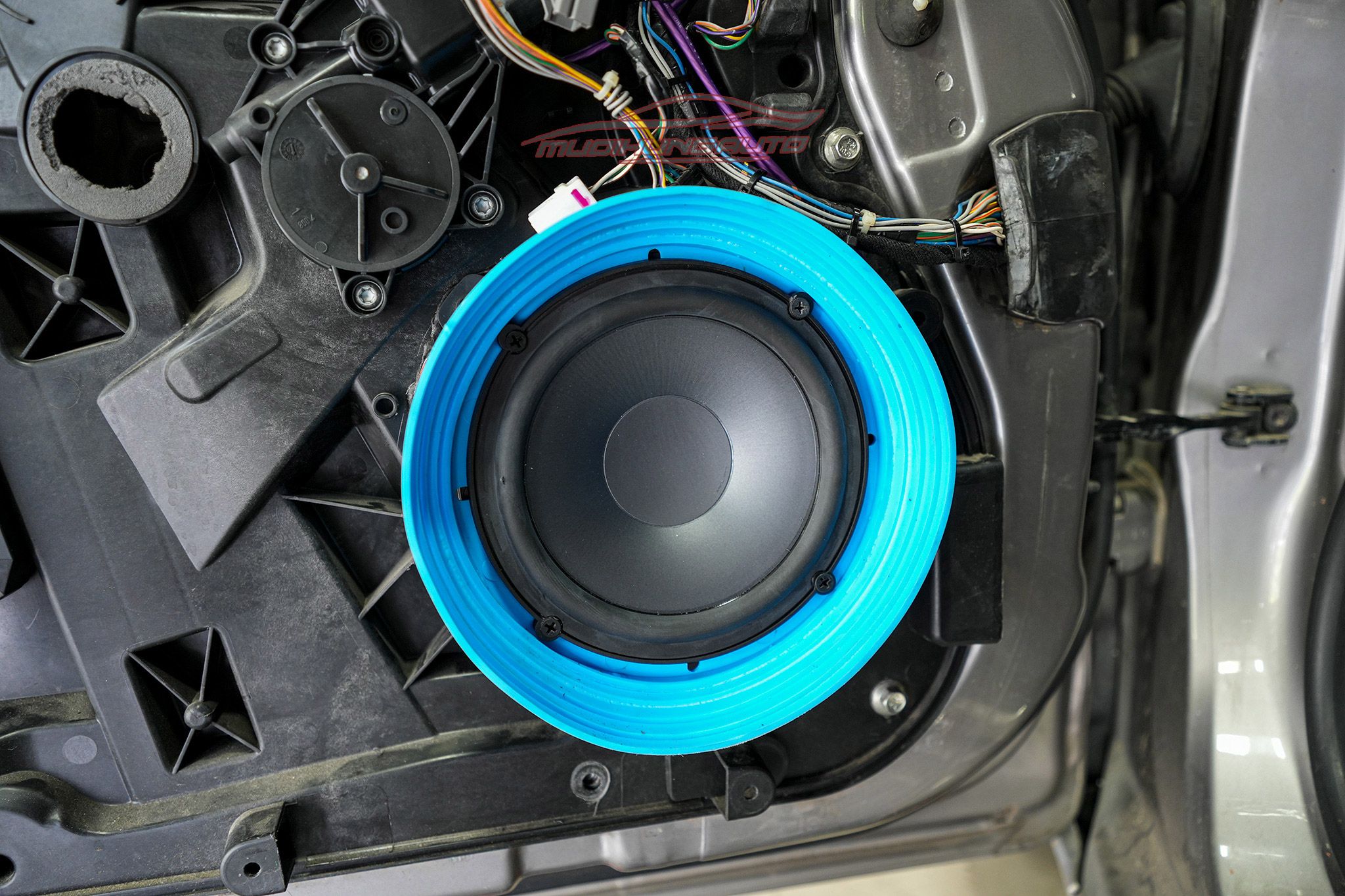 Độ Loa Cánh Cửa JBL Và Amply ALPINE Cho Xe FORD FIESTA 2011