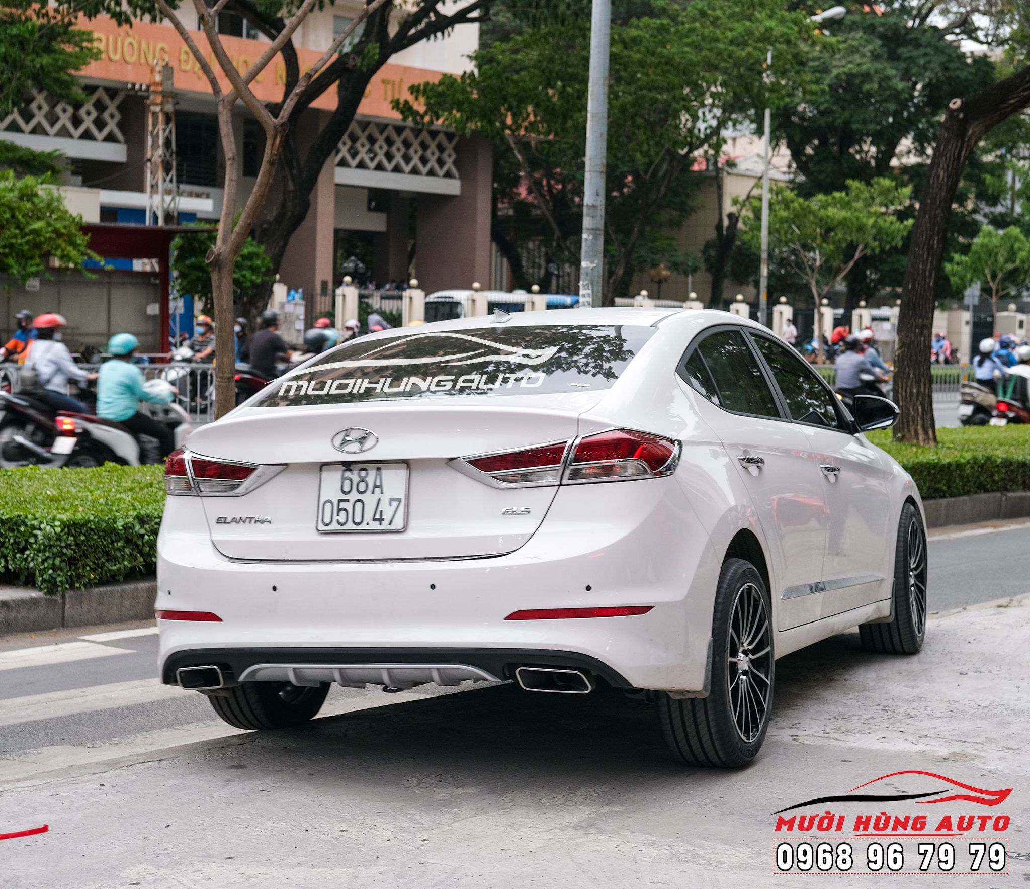 Độ Pô Xe Hyundai Elantra 2017 - 2018 Mẫu Pô Vuông Cao Cấp