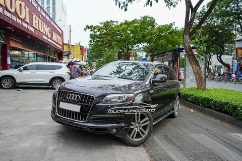  Audi Q7 Lắp Bệ Bước Chân Chất Lượng 