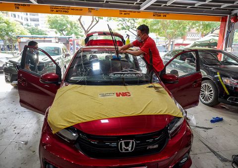  Xe Honda Brio Dán Phim Cách Nhiệt 3M Chính Hãng Tại Mười Hùng Auto 