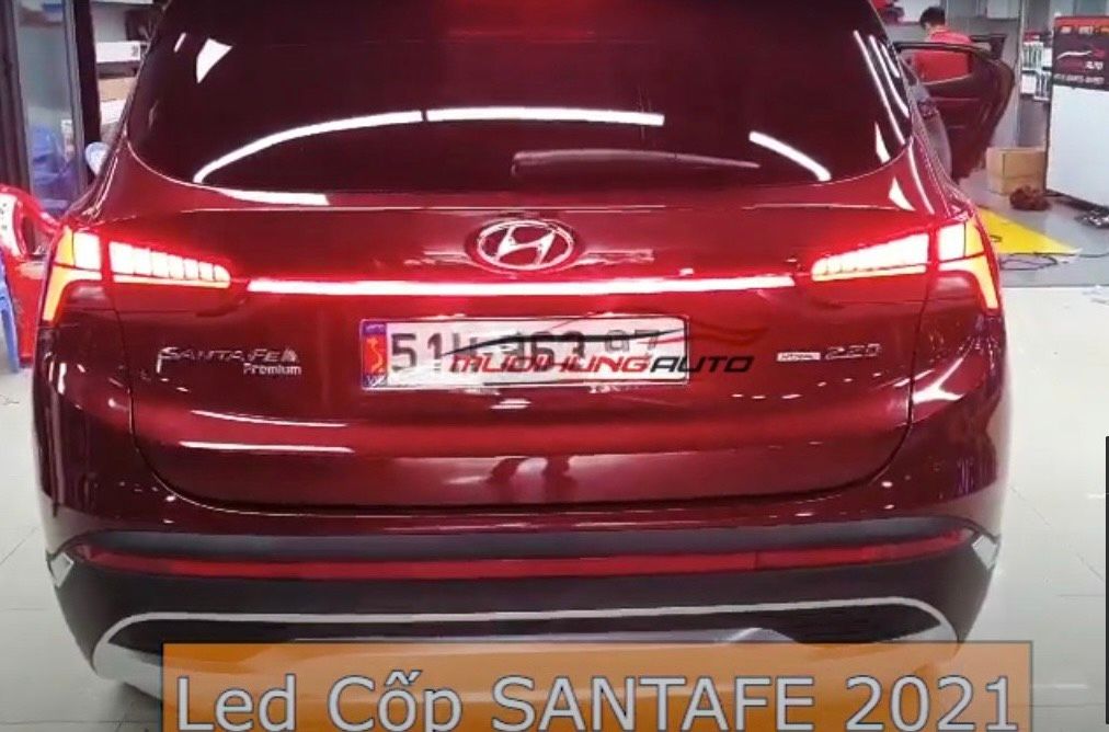 Trang Bị LED Cốp Độc Lạ Cho Xe Hyundai Santafe 2021