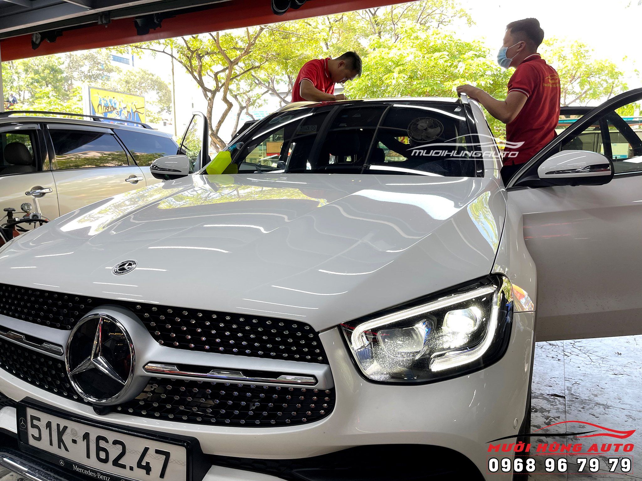 Dán Phim Cách Nhiệt 3M Cho MERCEDES GLC300 Chống Nóng Chuyên Nghiệp