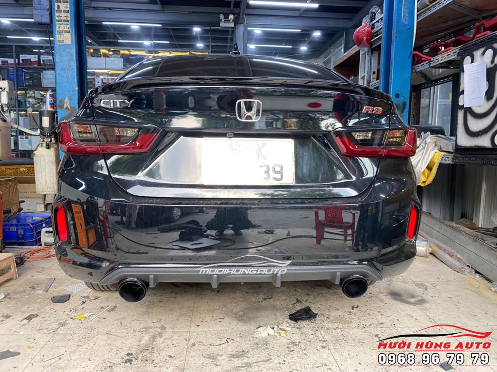 Tỉ phú lập dị liên tục mua một mẫu xe Honda còn tặng cho bạn bè nhân viên   Tuổi Trẻ Online