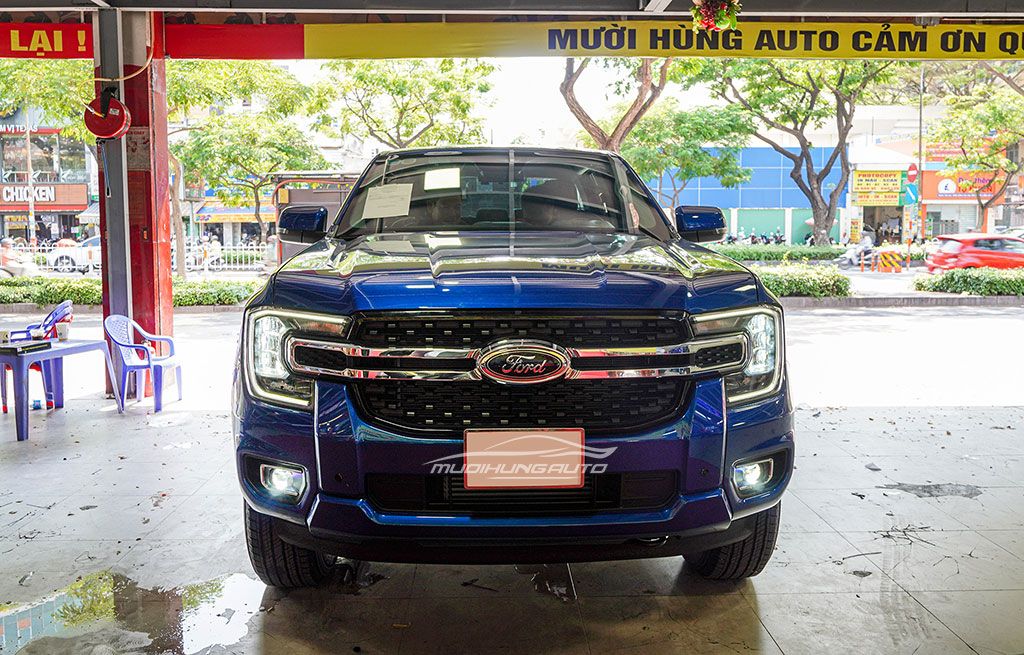 Xe Ford Ranger 2023 Độ Đèn Bi Gầm AES Q8 Pro Chính Hãng