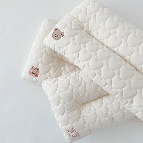  Gối đầu thông hơi họa tiết 