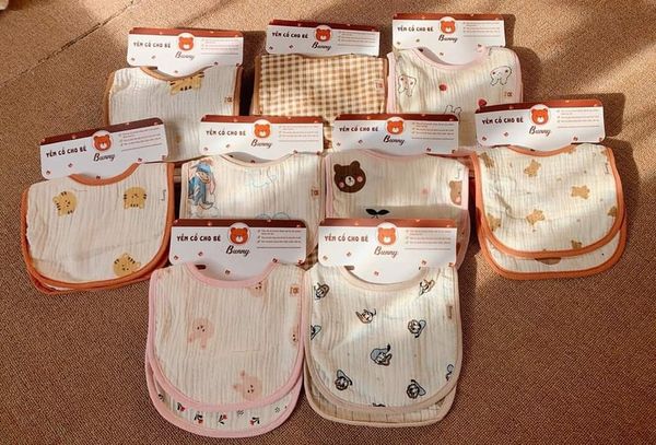  Set 2 Yếm cổ Bunny hình vuông họa tiết hoạt hình, chất liệu muslin cho bé (Hình Ngẫu Nhiên) 