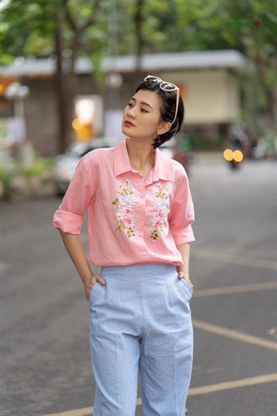  Áo chemise TD hồng phấn thêu hoa Thanh Xuân 