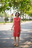  Đầm Cúc Tana màu san hô linen thêu tay 