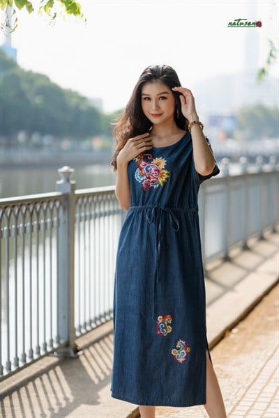  Đầm thêu tay denim maxi TL Paisley 