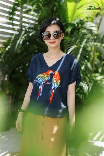  Áo thêu tay linen xanh Navy đôi vẹt Scarlet 