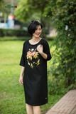  Đầm thêu tay Hoa mẫu đơn linen đen 