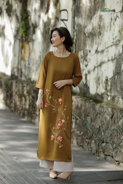  Áo dài đẹp thêu tay Cội mai Vàng mustard 