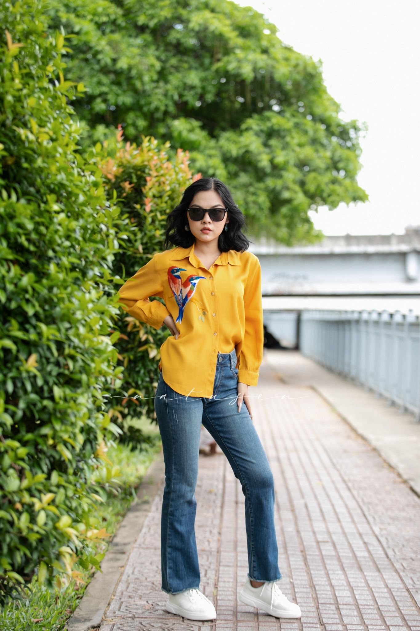  Quần Jeans ống túm lai tua Medium CosM 