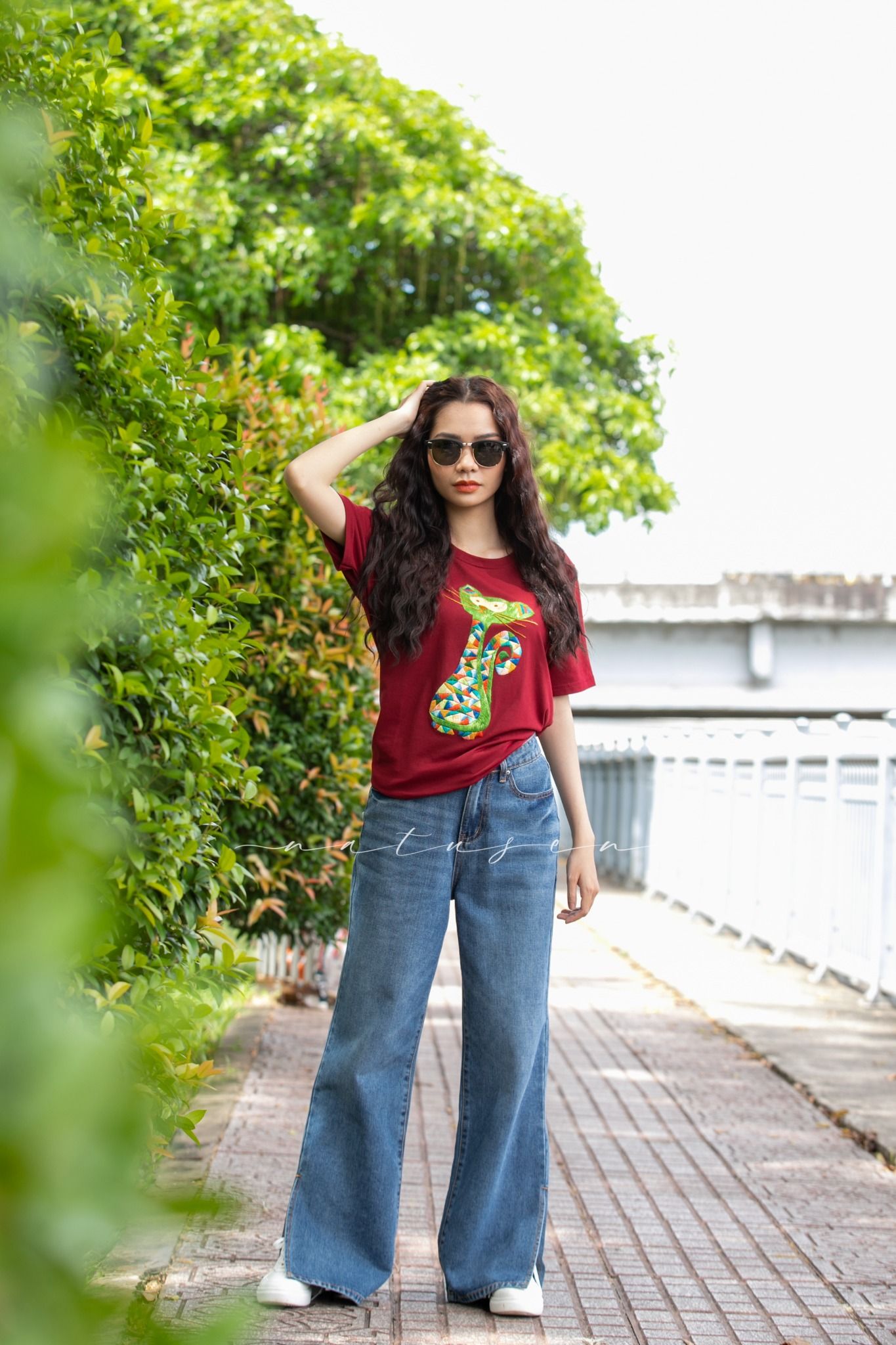  Quần jeans suông ống rộng xẻ bên Ymi Medium 