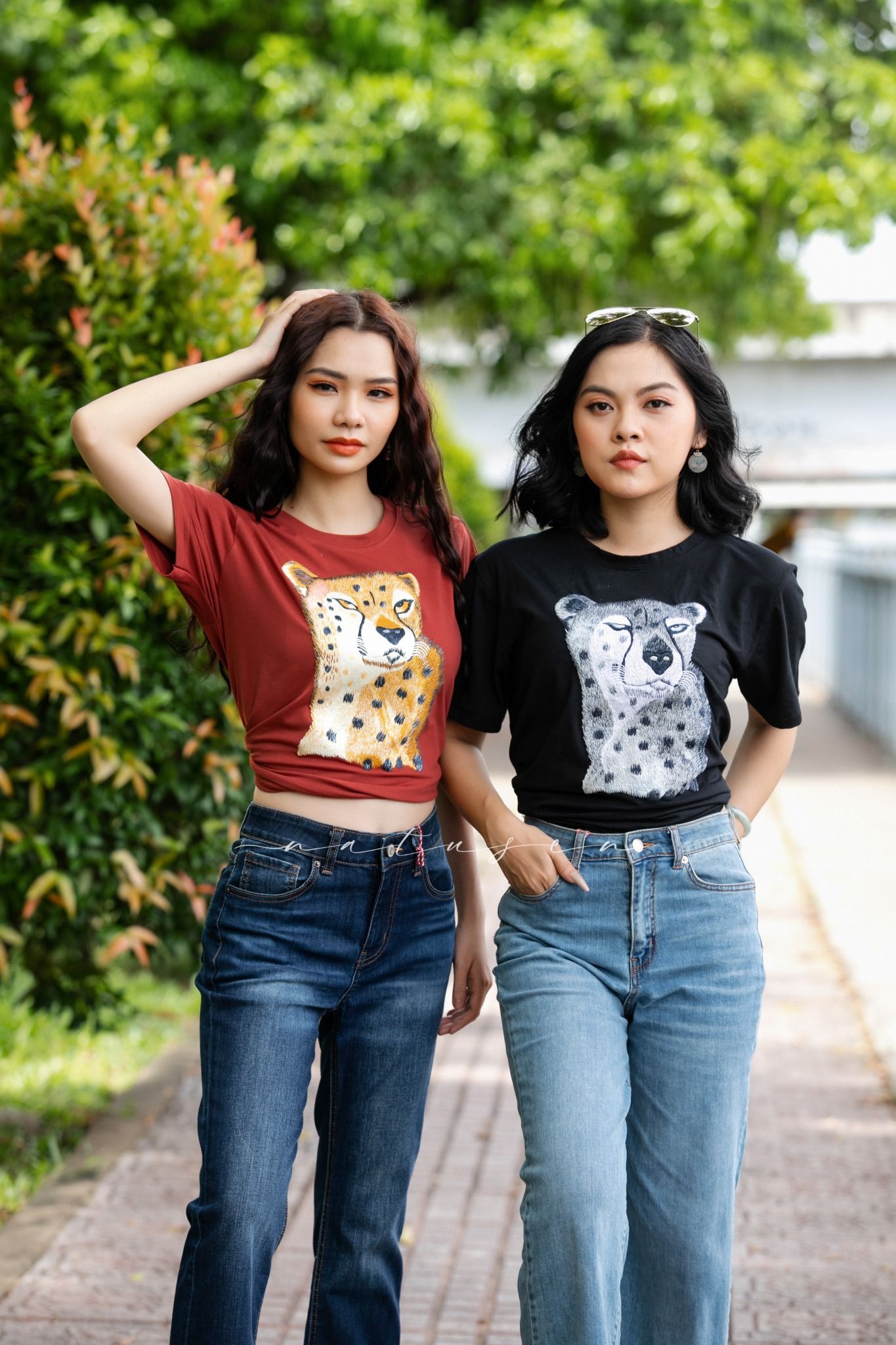  Áo thun Cam Gạch thêu tay Cheetah vàng 