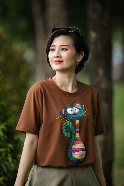  Áo Tshirt choco thêu tay Mèo Ngố 