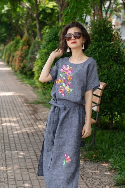  Đầm suông thêu Tulip Paisley Xanh Charmdray 