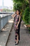  Đầm đen ren thêu maxi cánh bướm 