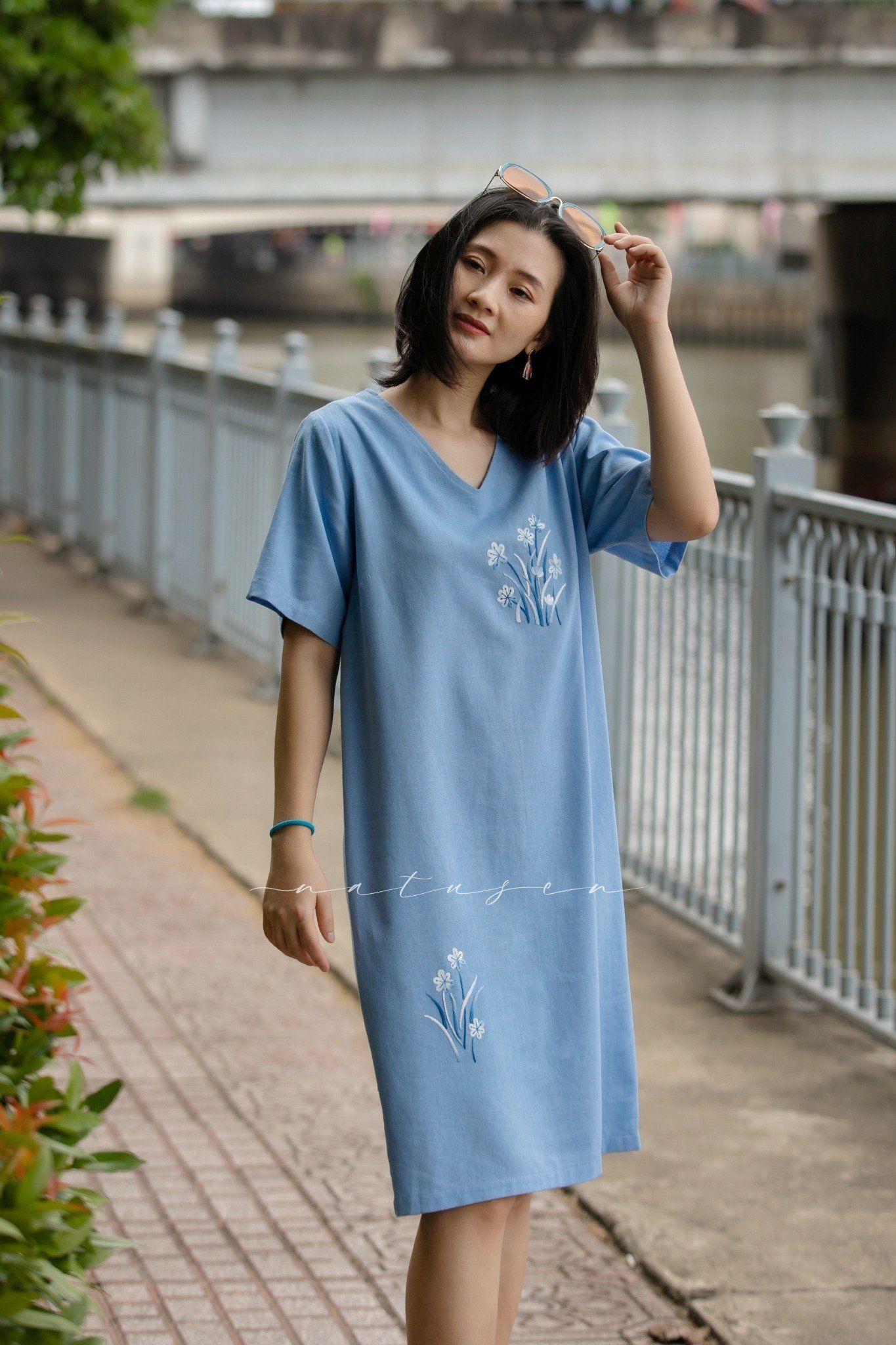  Đầm Xanh Biển linen thêu tay Sử Quân Tử 