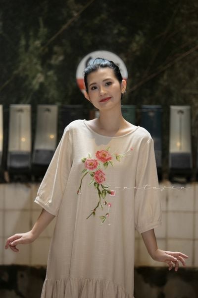 Đầm Melysa kem thêu tay Xuân Trà 