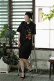  Đầm A đen thêu tay Xuân Trà 