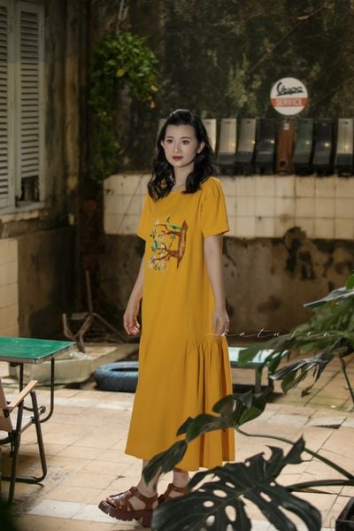  Đầm Remifa linen vàng cháy thêu tay Nhà Chim 