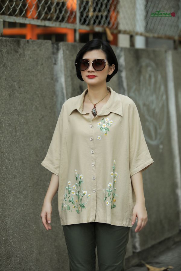  Áo chemise tay dơi Beige thêu Cỏ cúc / Cam Sao Nhái 