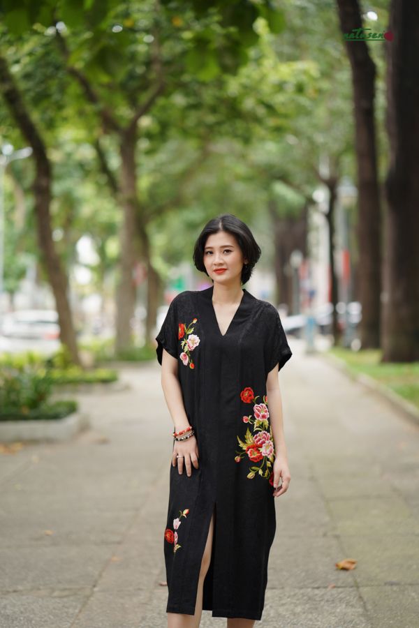  Đầm Yuna kimono thêu thủ công Hồng Florentina 