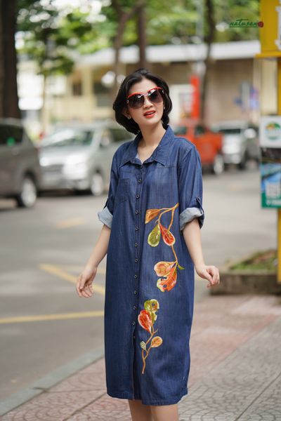  Đầm denim safari tay cá thêu tay Lá Bàng 