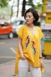  Áo thêu tay linen vàng Bold đôi Sả 