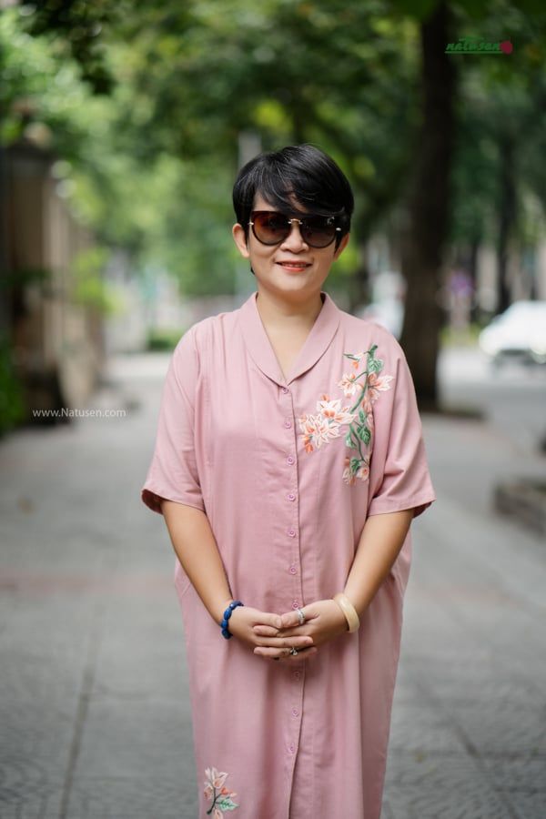  Đầm sam oversize hồng tro thêu tay Bông Giấy 