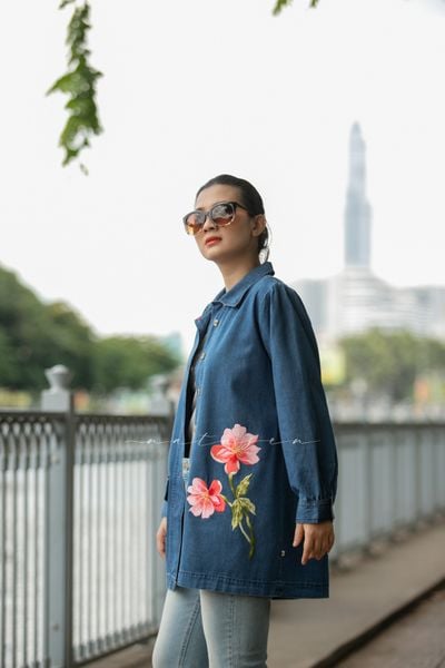  Áo khoác Beauty denim thêu tay hoa Peony 