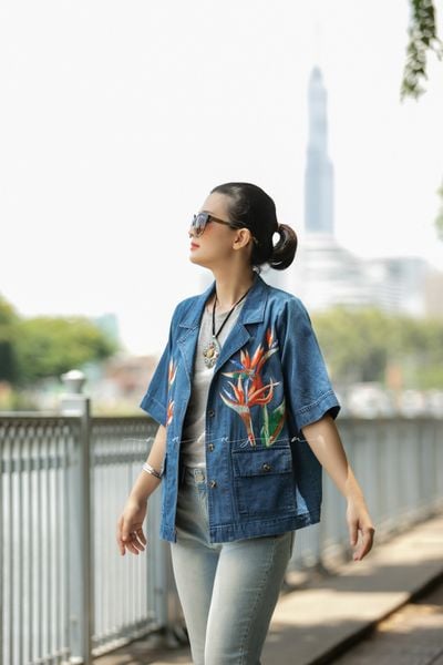  Áo khoác Cheetee denim thêu tay Hoa Thiên Điểu 