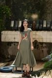  Đầm Oreno linen xanh rêu thêu tay Hạc Bách Hoa 