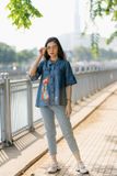  Áo thêu thủ công Mèo Hoa denim tay bèo 