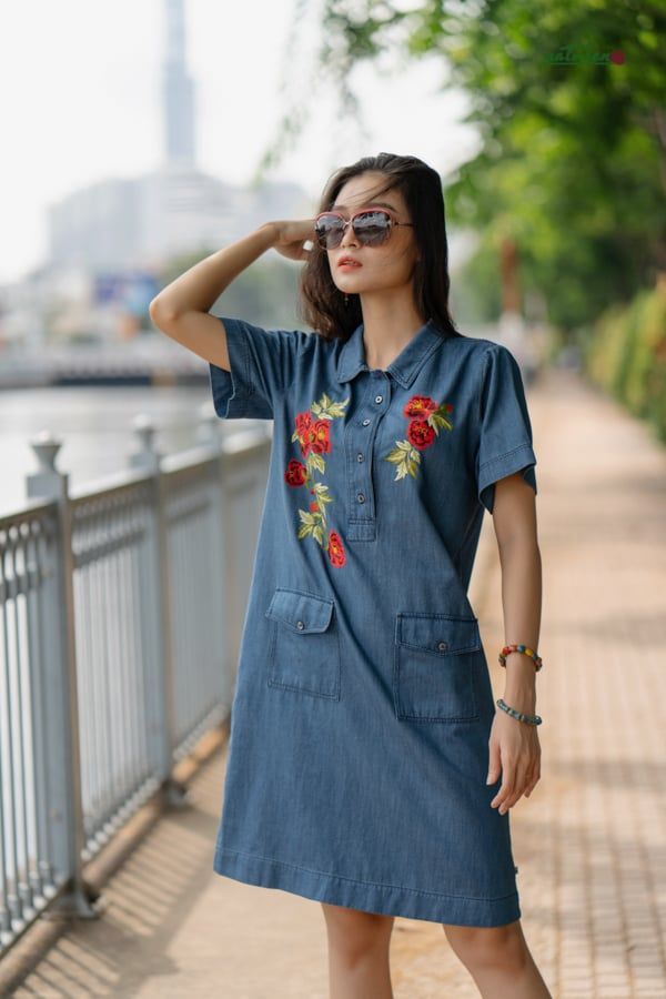  Đầm thêu tay hoa Hồng Florentina Denim Safari 