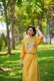  Đầm Sara Vàng Mustard linen bamboo thêu tay Bằng Lăng Tím 