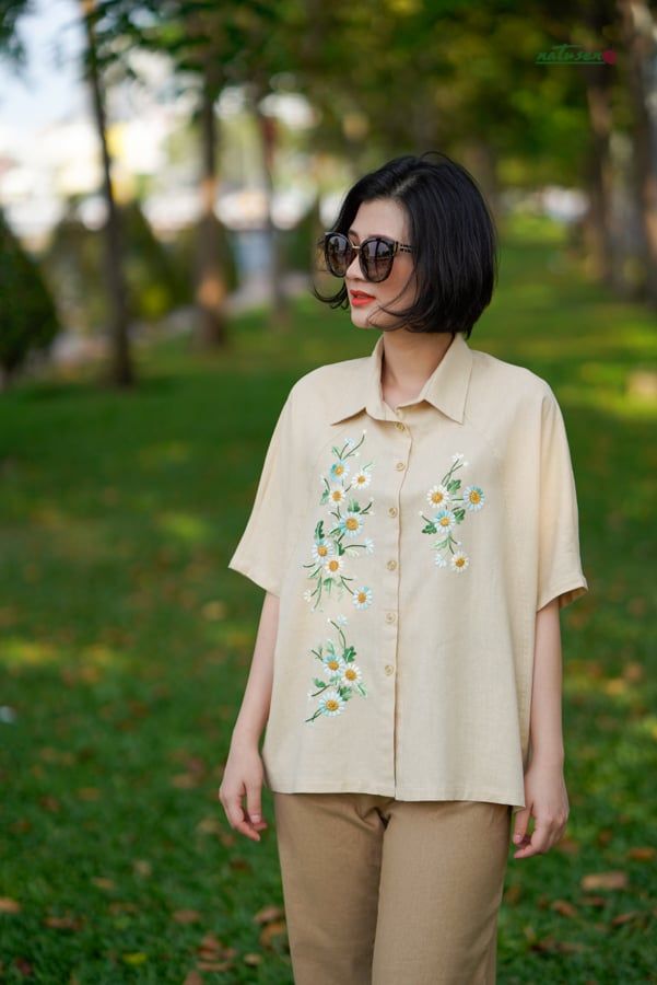  Áo thêu tay Cúc Tana chemsie linen Beige 