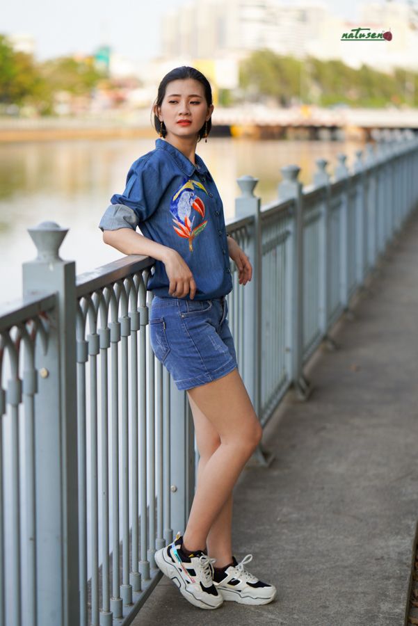  Áo chemise denim thêu thủ công Toucan TD 