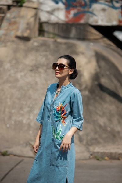  Đầm Susan denim thêu tay Hạc Tiên 